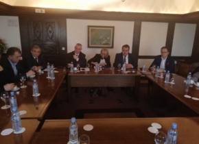 IMG_20190209_122653-640x480-fill-493x370